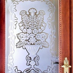 Стеклянные элементы с пескоструйным рисунком для дверей.