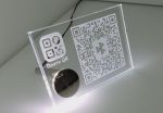 Световая табличка "ПЛАТИ QR"